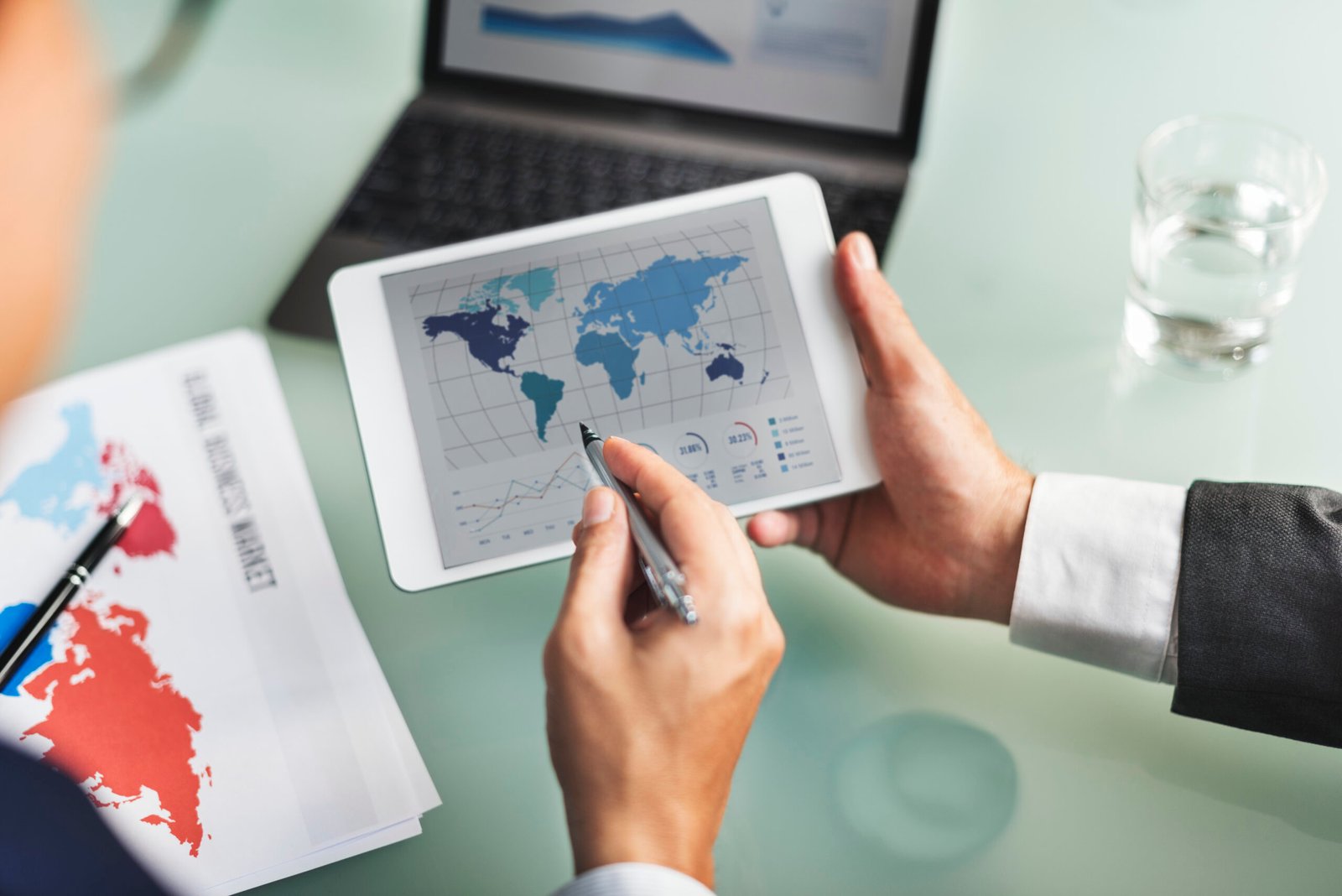 How Do Freight Forwarders Determine Their Profits