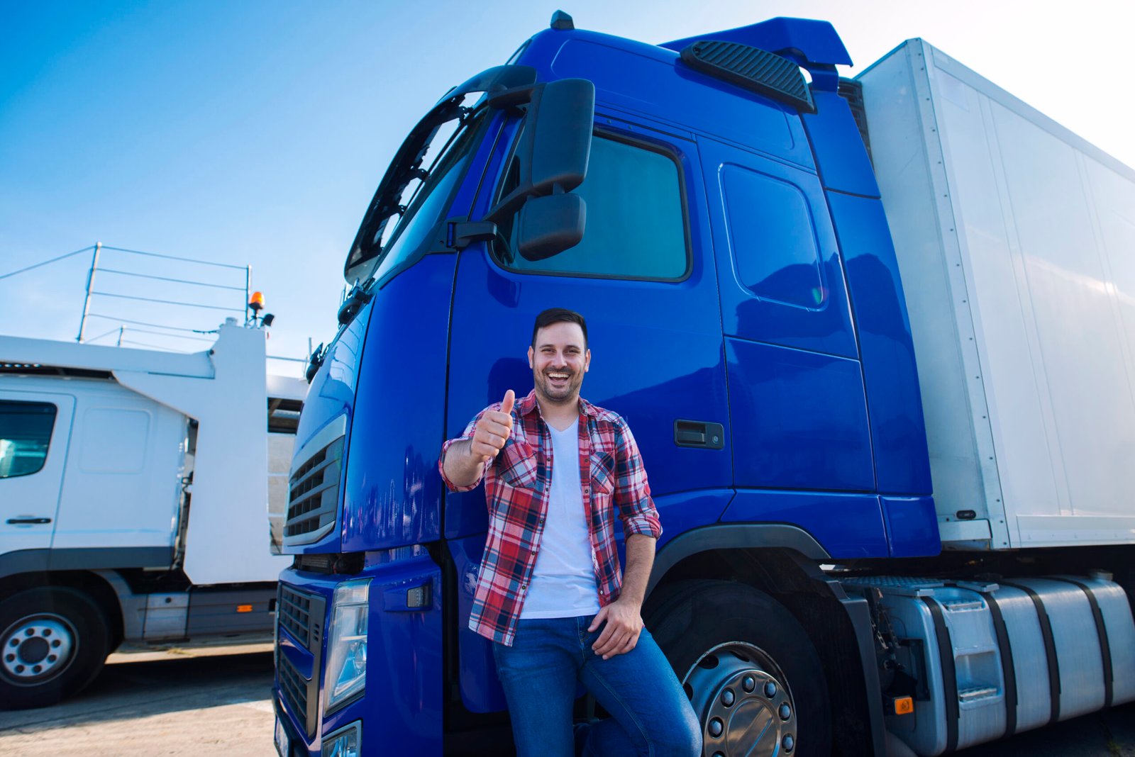 How Online Truck Booking Outperforms Traditional Truck Booking